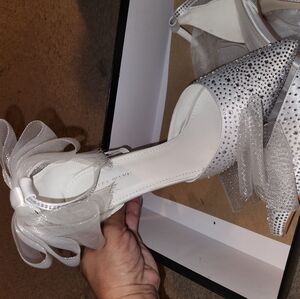 Elegant Silver Women's Shoes with Bow Detail